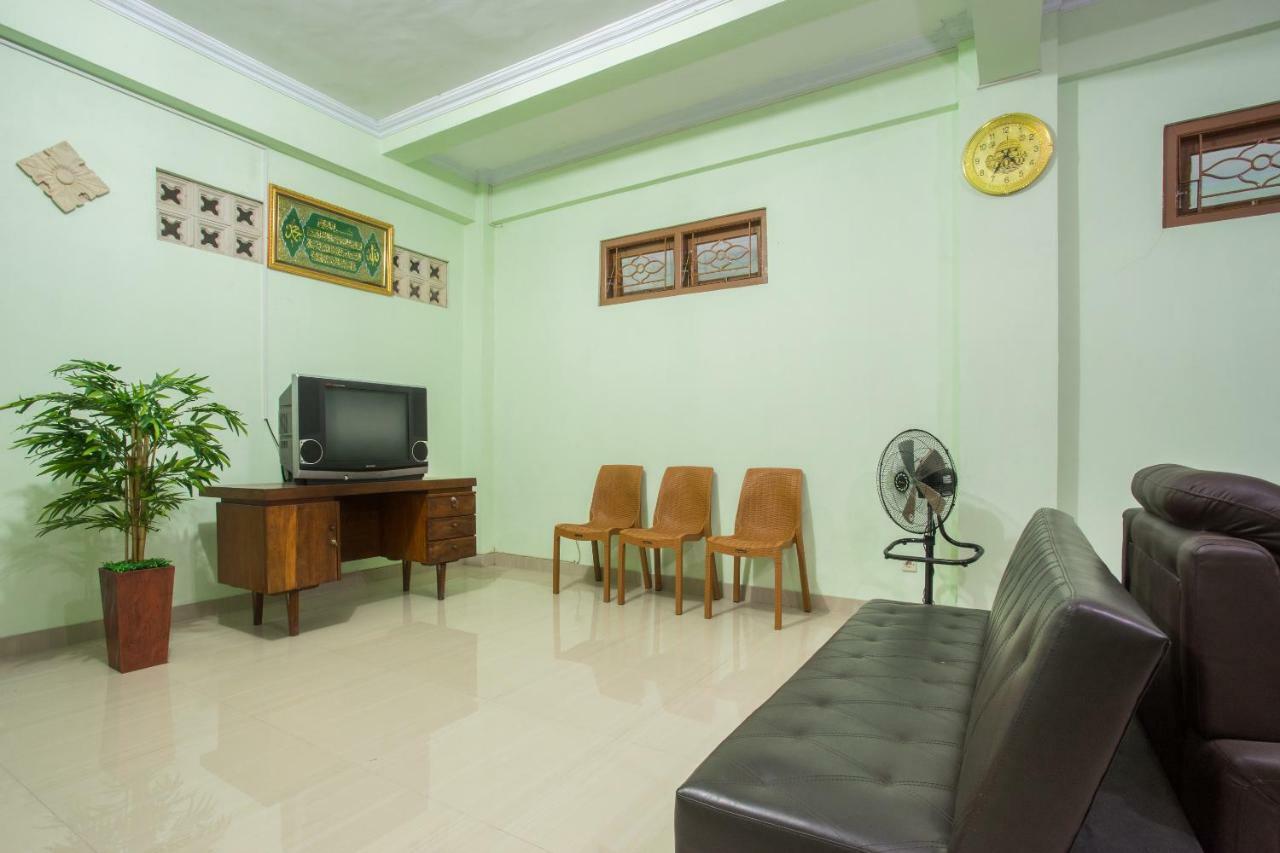Oyo 1419 Rhona Guest House Syariah Yogyakarta Eksteriør billede