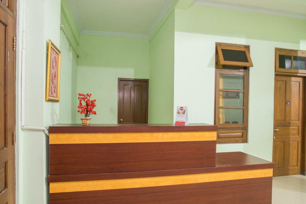 Oyo 1419 Rhona Guest House Syariah Yogyakarta Eksteriør billede