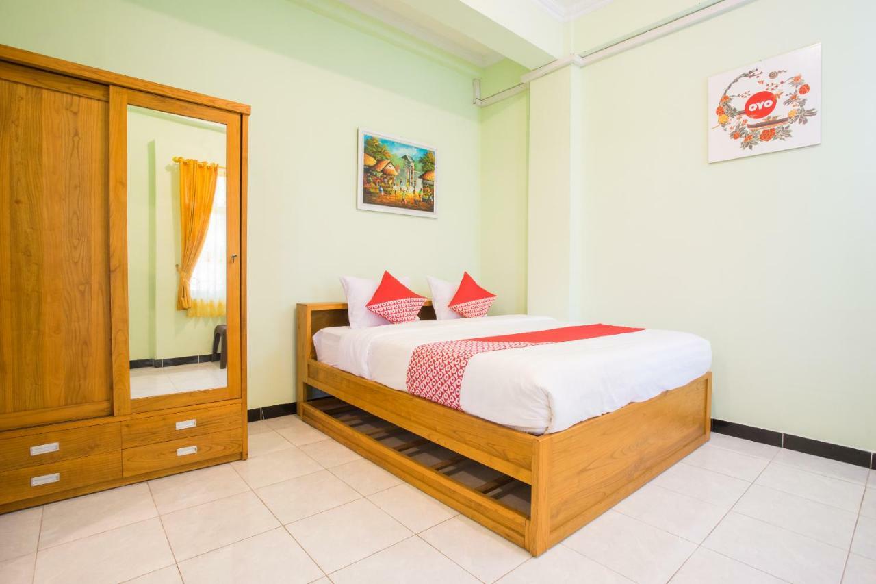 Oyo 1419 Rhona Guest House Syariah Yogyakarta Eksteriør billede